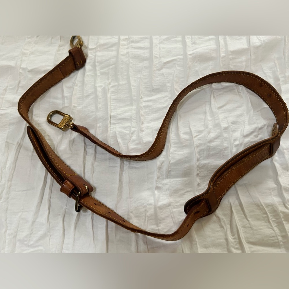 Authentic Louis Vuitton Bandoulière Vintage Leather Shoulder Strap Malletier